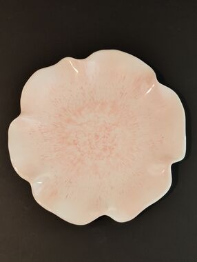 Pink Floral-Shaped Plastic Serving Plates (Set Of 2) - Elegant Home Dining